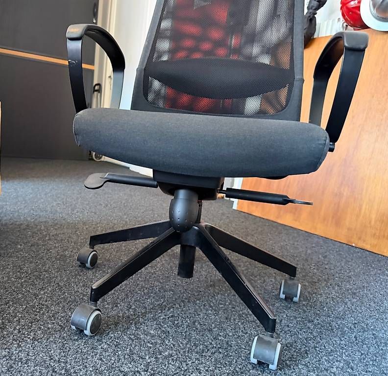 Sedie: Chaise de bureau sur roulettes – Usato da Genève venduto da ale_55x8 1