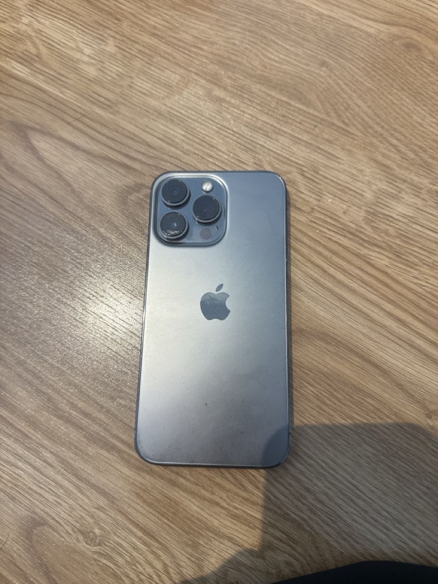 Apple Handys / Smartphones: Apple iPhone 13 Pro grey display defect condition used – Gebraucht aus Effretikon von jos_7jqz
