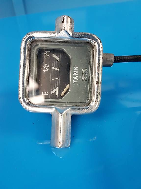 Toutes les pièces auto: Compteur essence Cox Käfer – D'occasion à Fully par Luvi 2