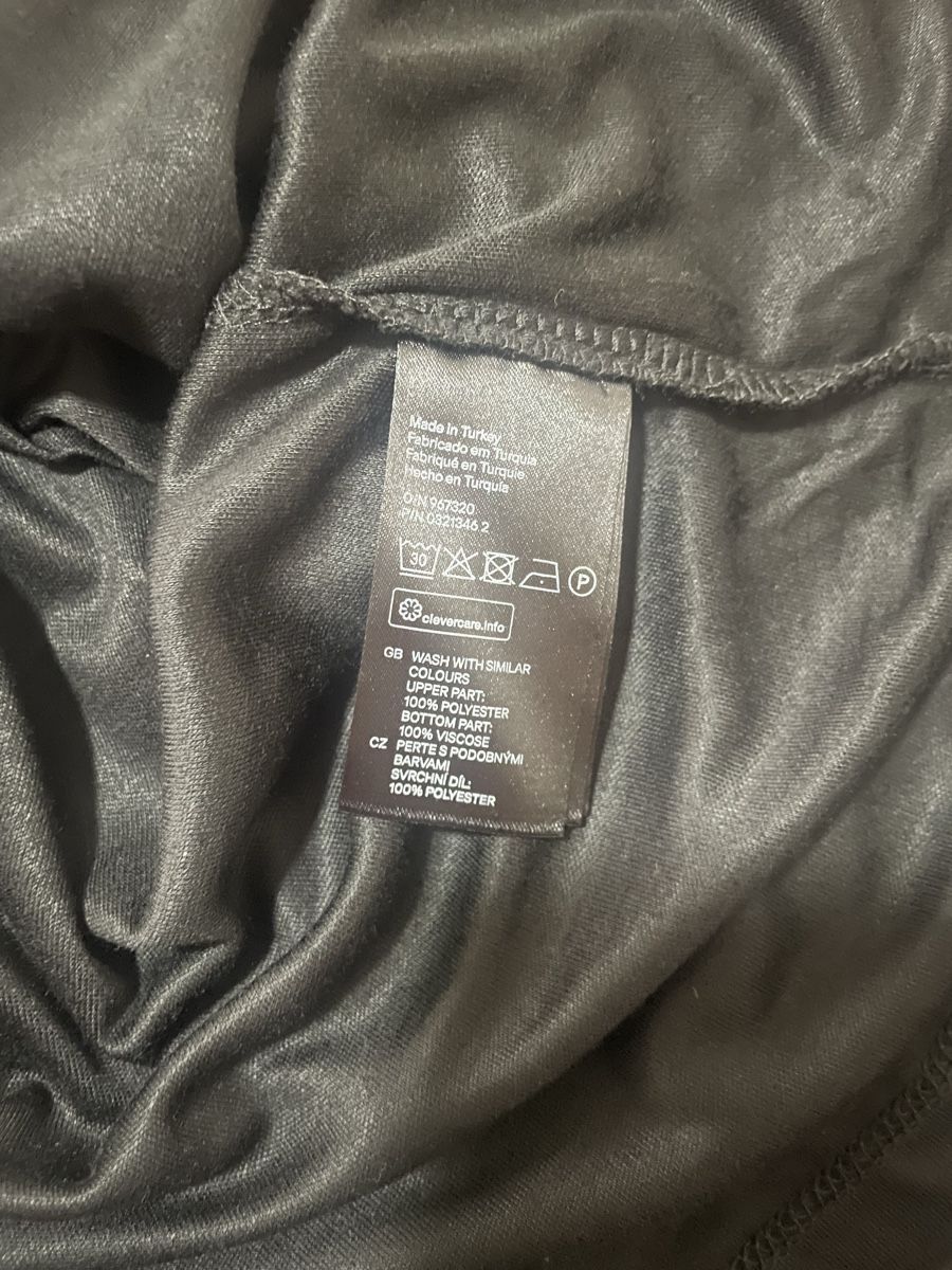 H&M Top: Top speziell rückenfrei Gr 36 – Nuovo (secondo la descrizione) da Zürich venduto da Herbion1 6