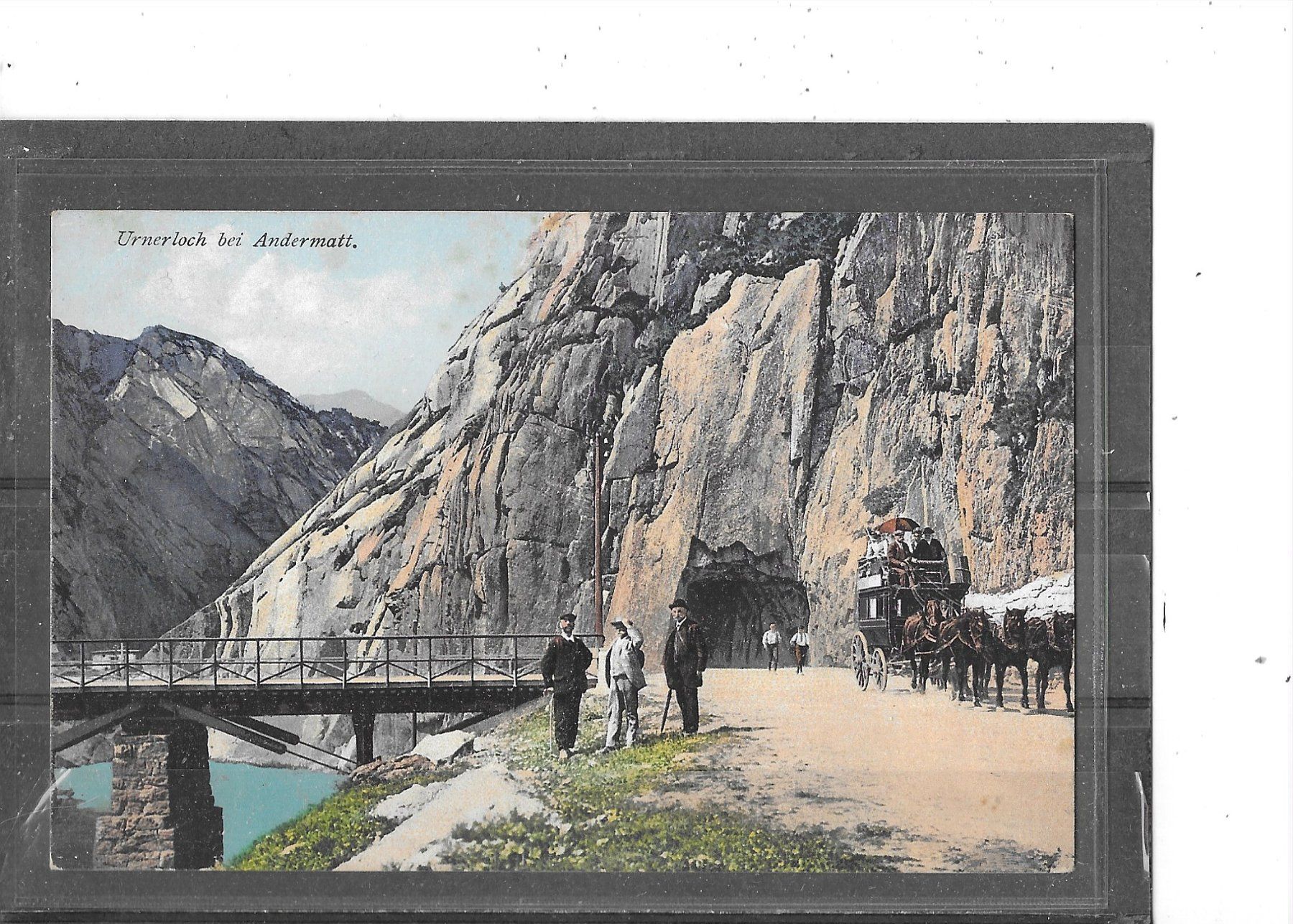 Cartoline postali: UR Urnerloch bei Andermatt mit Kutsche – Usato da Schocherswil venduto da Wilare