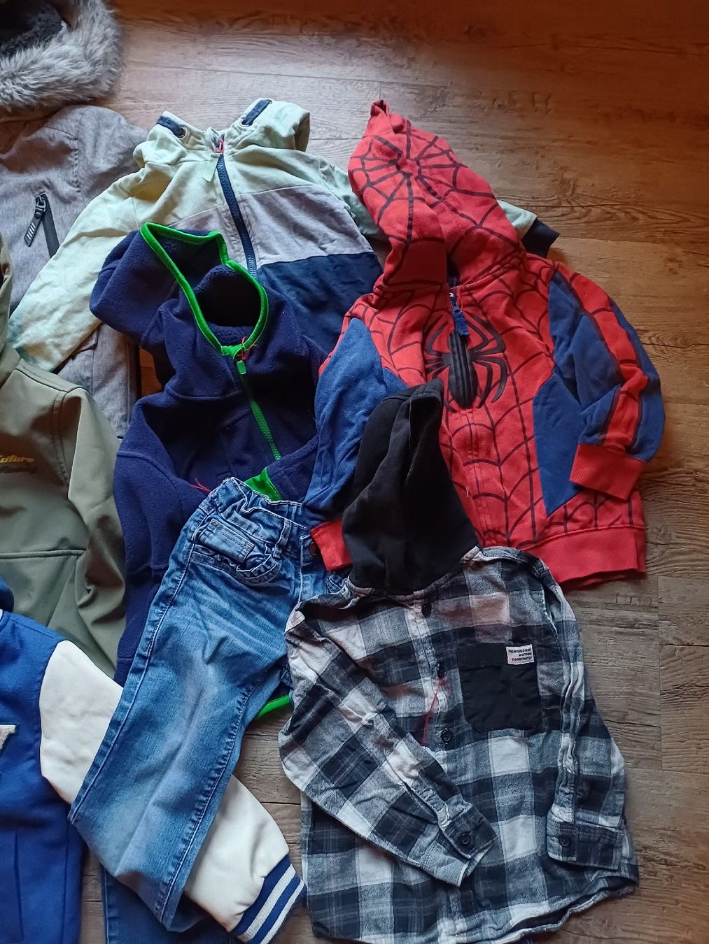 Lotti & Set di vestiti: Kleiderpaket Jungs Gr.110 – Usato da Lenk im Simmental venduto da MountinChilliReally 3