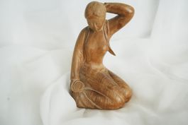 Holzfigur Frau mit Spiegel Bali handgeschnitzt Vintage 13 cm