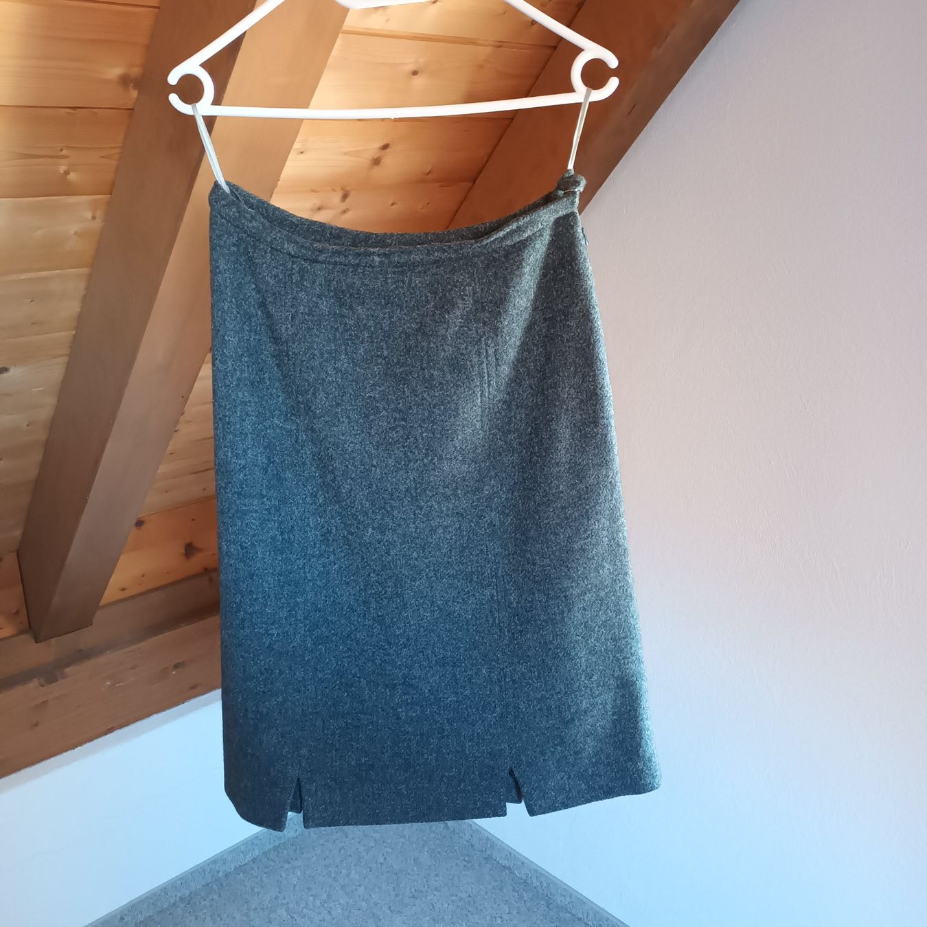 Gonne: Jupe pure Wool    Made in England – Usato da Bäretswil venduto da ricoric