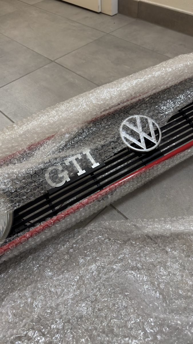 Volkswagen Tutti pezzi di ricambio auto: Calandre golf mk1 GTI OEM – Nuovo (secondo la descrizione) da Senarclens venduto da nog_m7qw 2