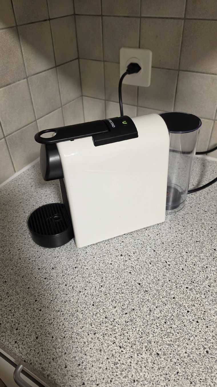 Nespresso Macchine per caffè & Macchine per espresso: Nespresso DeLonghi Essenza mini Blanche – Usato da Grandson venduto da Adrixx1422