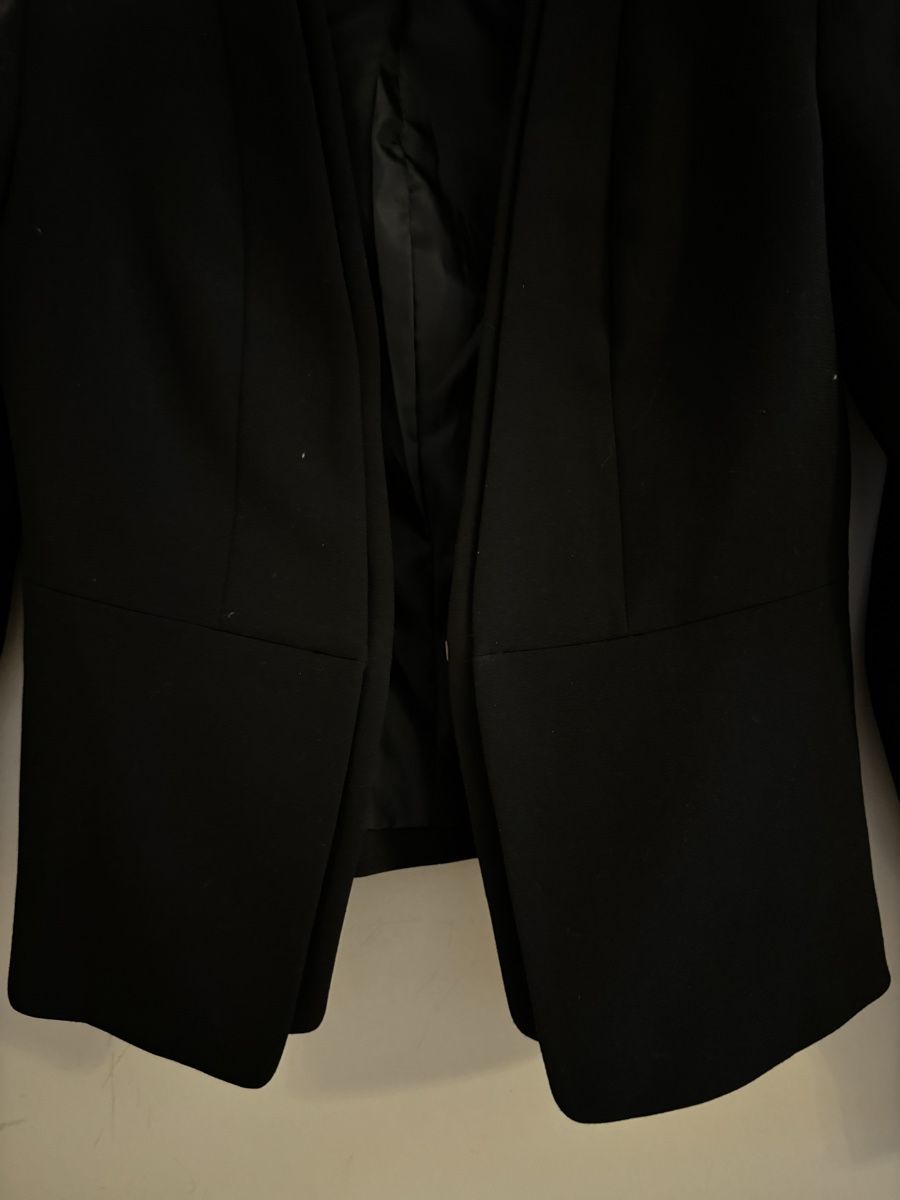 H&M Bolero: Blazer court noir H&M – Nuovo (secondo la descrizione) da Chêne-Bougeries venduto da sor_9rzp 4