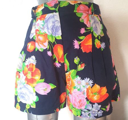 Short fleuri -Ruse de femme - Gr. M