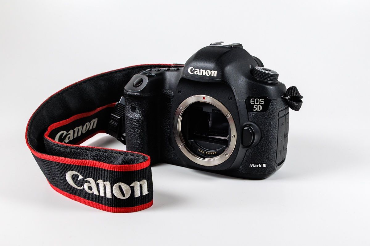 Canon Kamera: Canon EOS 5d Mark III + Zubehör – Gebraucht aus Sennhof von chaoscrack