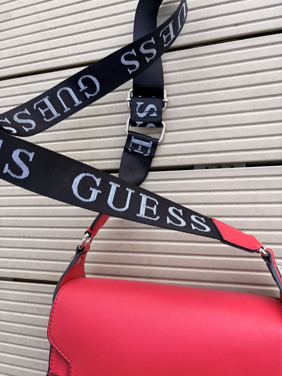Guess Borse da donna: Guess Cross body bag rot – Nuovo (secondo la descrizione) da Zürich venduto da Joyce2003 1