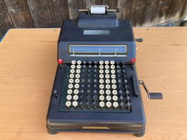 Ältere Addiermaschine Marke Burroughs Made in USA
