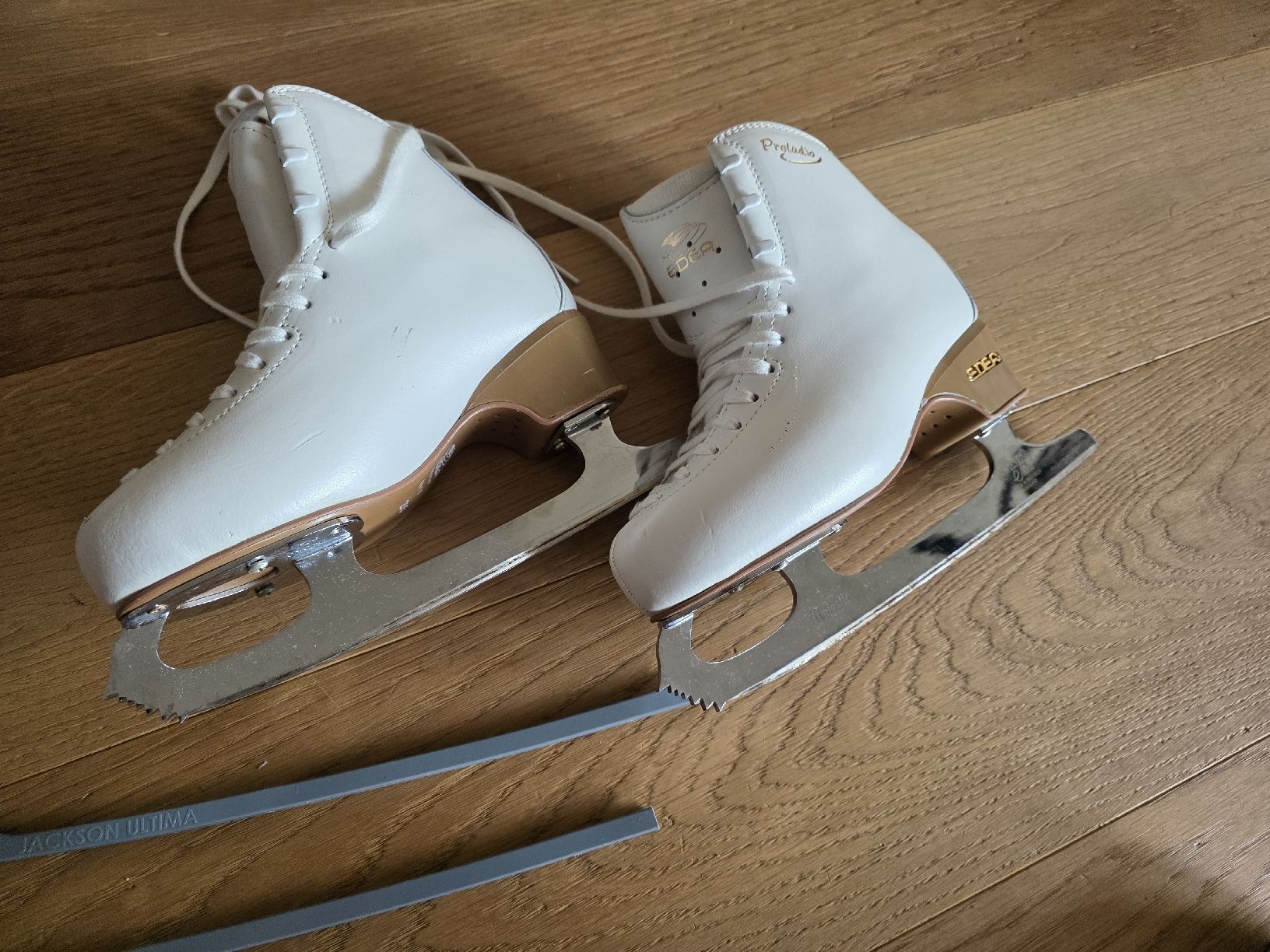 Edea Pattini da ghiaccio: EDEA Preludio Schlittschuhe, Gr. 35 – Usato da Oberhasli venduto da Fabilan 3