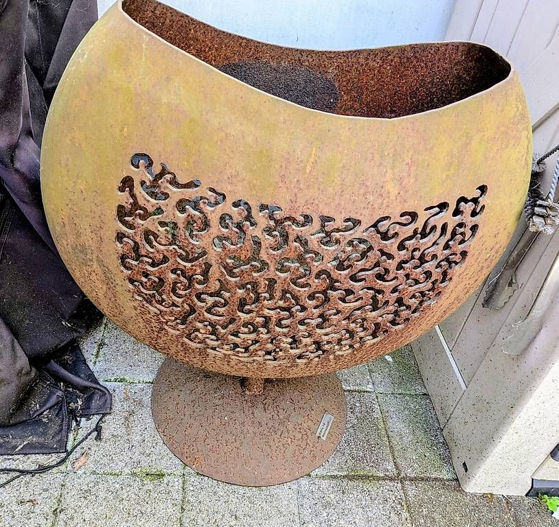Bracieri: Kunstvoller Feuerkorb, Unikat von AndreaStahl – Usato da Ennetmoos venduto da Manugabriel