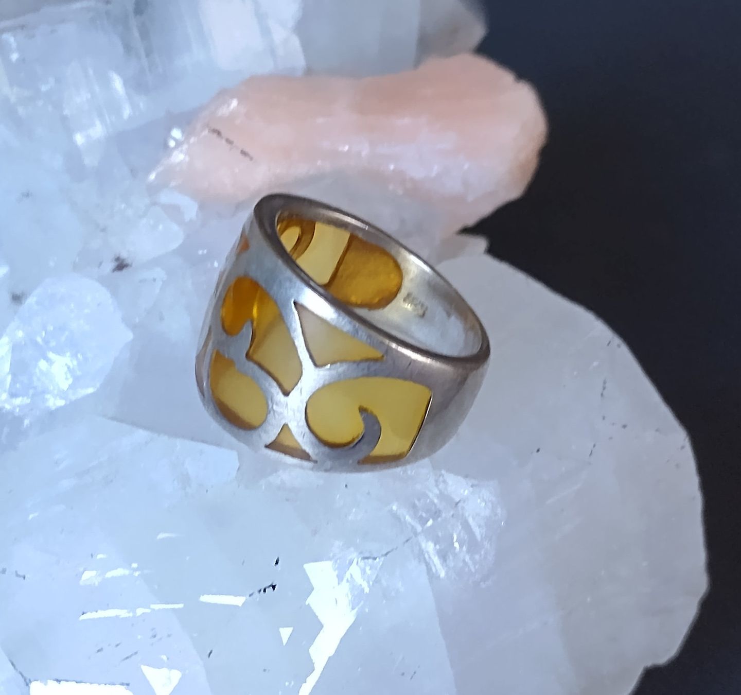 Anelli: MODERNER RING IN 925 SILBER MIT GELBER EINLAGE – Usato da Romanshorn venduto da Glitzer-Paradies 1