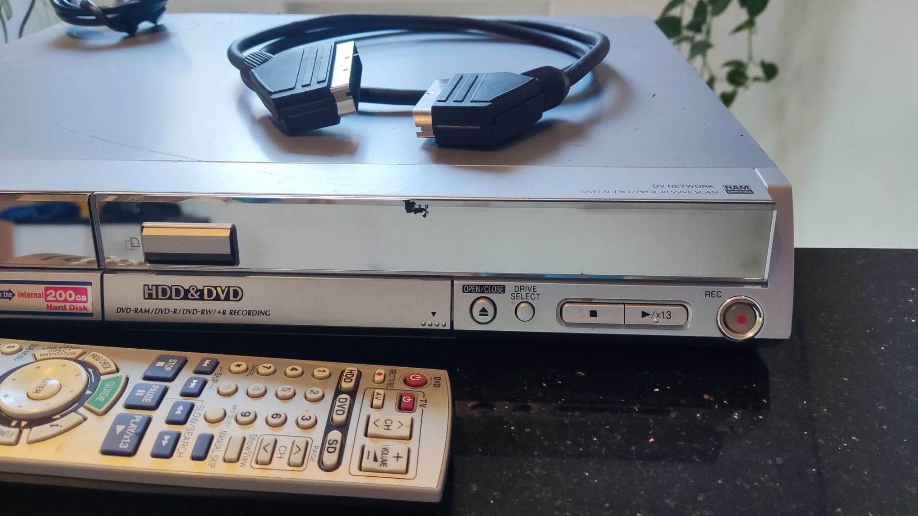 Panasonic Multimediaplayer & Streamer: HDD & DVD Player DMR-EH60 von PANASONIC – Gebraucht aus Horgen von Amanda30 5