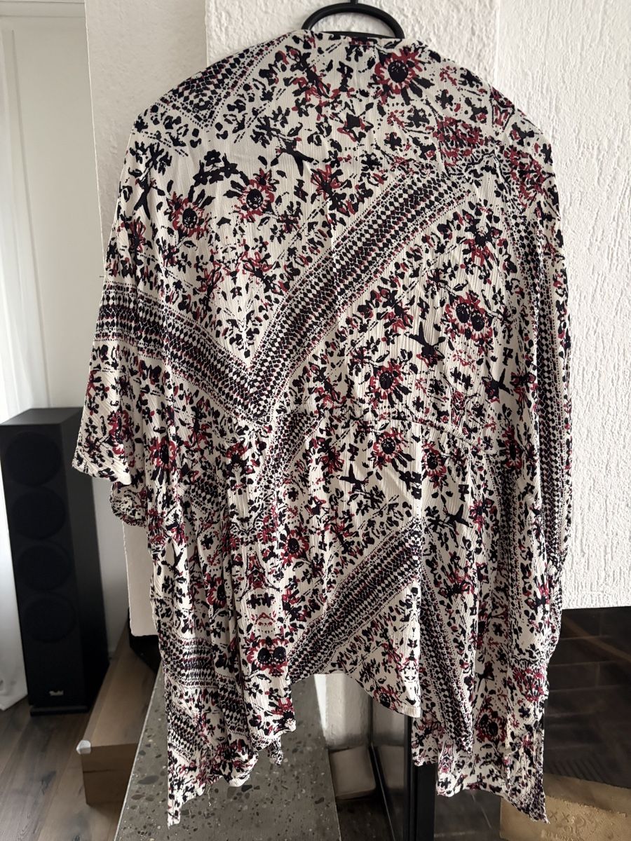 Kimonos: Sommerlicher Kimono mit Blumenmuster, Gr. S/M – Gebraucht aus Lachen SZ von AnSi88 2