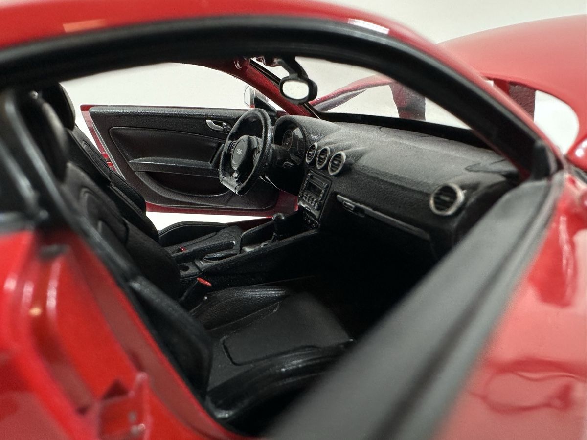 Bburago Modellini d'auto: Audi TT RS 1:18, rot, BBURAGO – Usato da Zofingen venduto da rf9_x2xt 6
