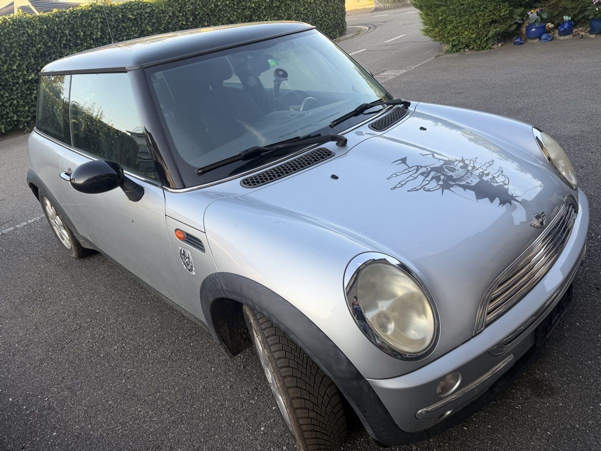 Mini Autos: Mini Cooper ab Platz – Defekt aus Recherswil von tkb 1