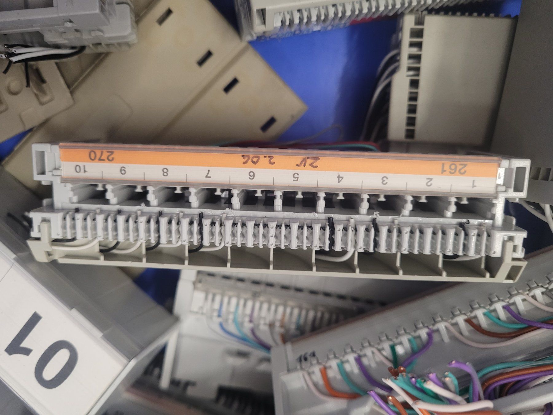 Componenti elettronici: Grosses Sortiment an gebrauchten LSA Plus Modulen – Usato da Vitznau venduto da Night-Fire 3