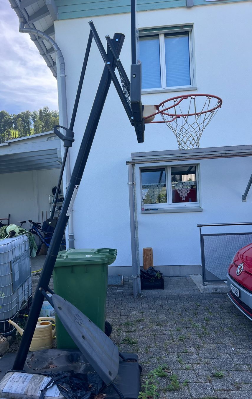 Basketballkörbe: Basketballkorb – Gebraucht aus Wald ZH von adr_by8k 1