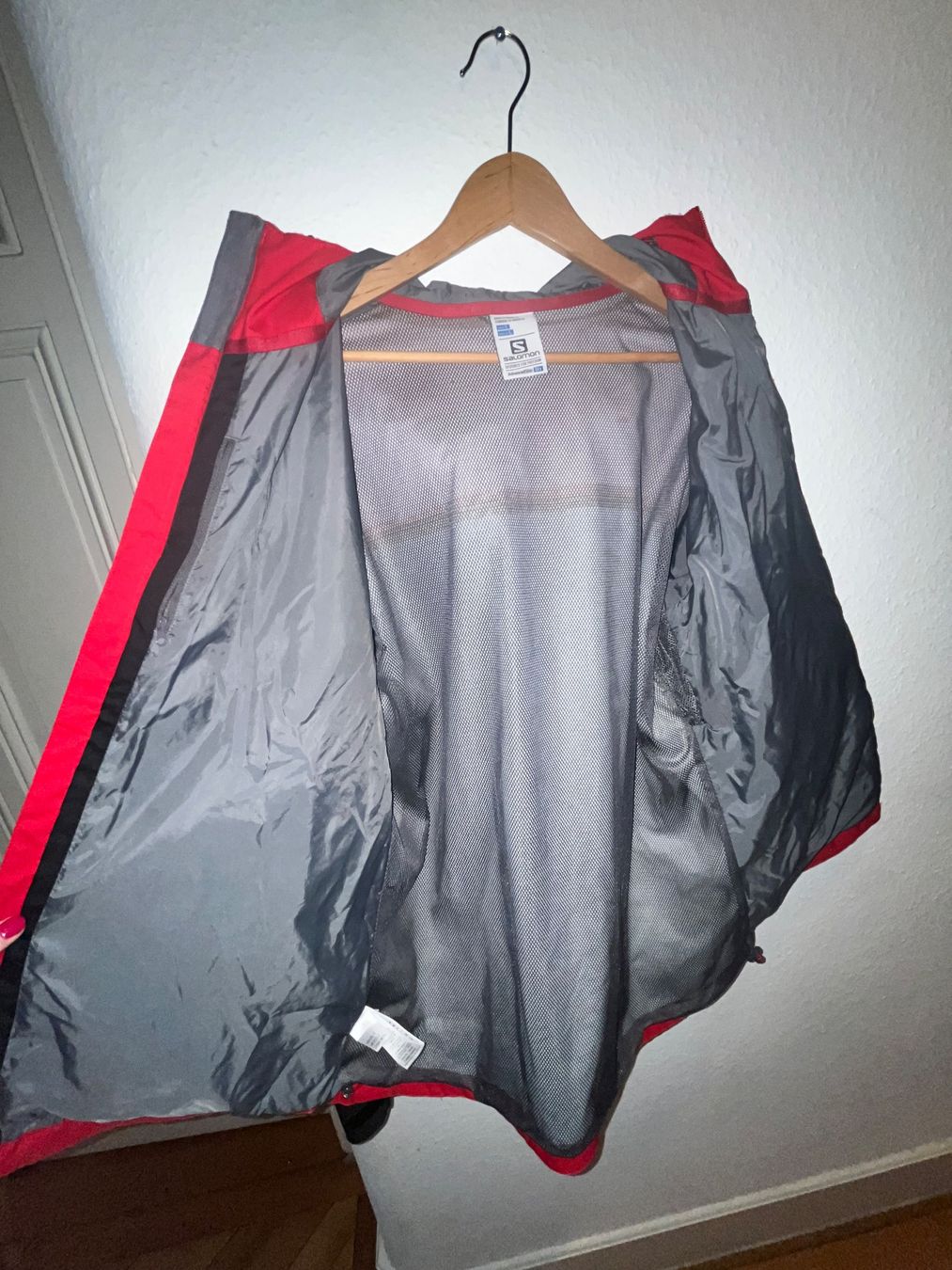 Salomon Giacche: Salomon red/black men's rain jacket - L – Usato da Genève venduto da dmt_y25y 5