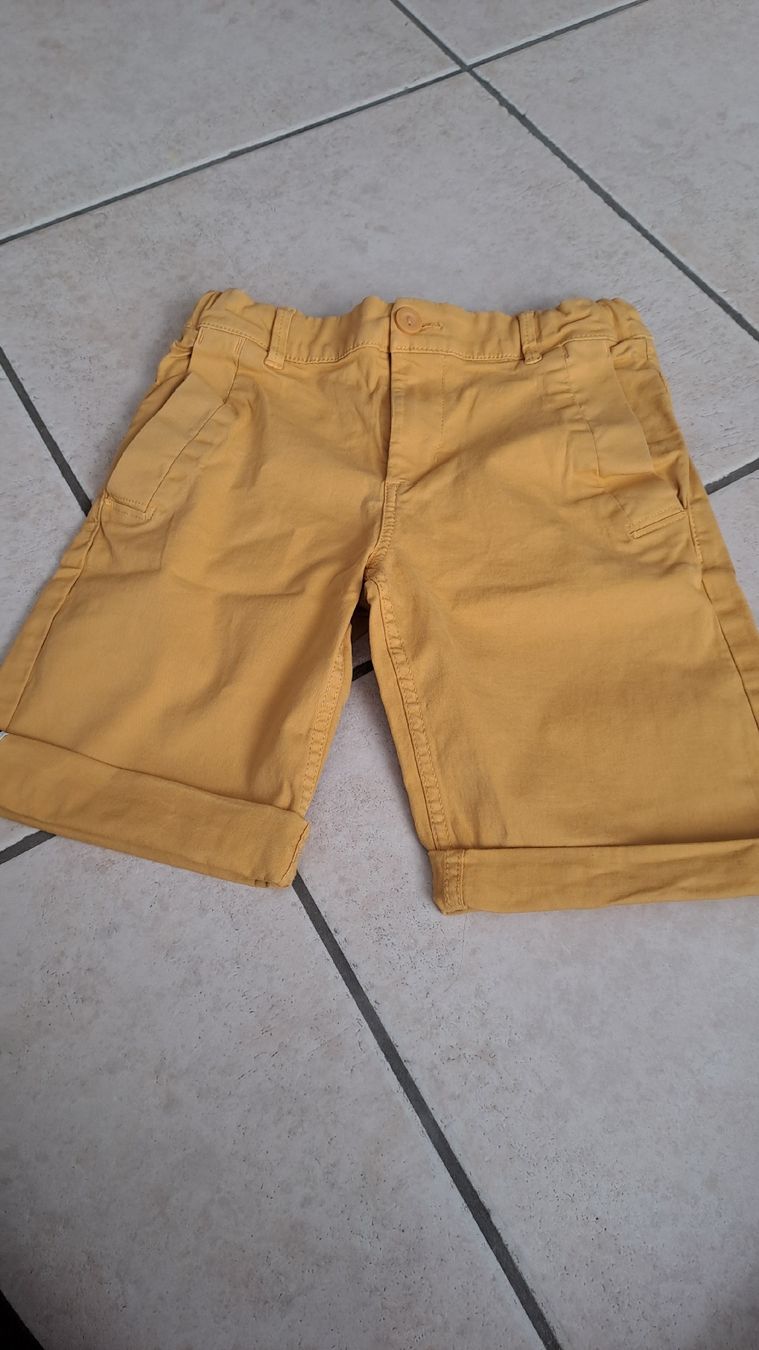 Okaidi Pantaloni: Shorts von Okaidi  – Usato da gümmenen venduto da flower124