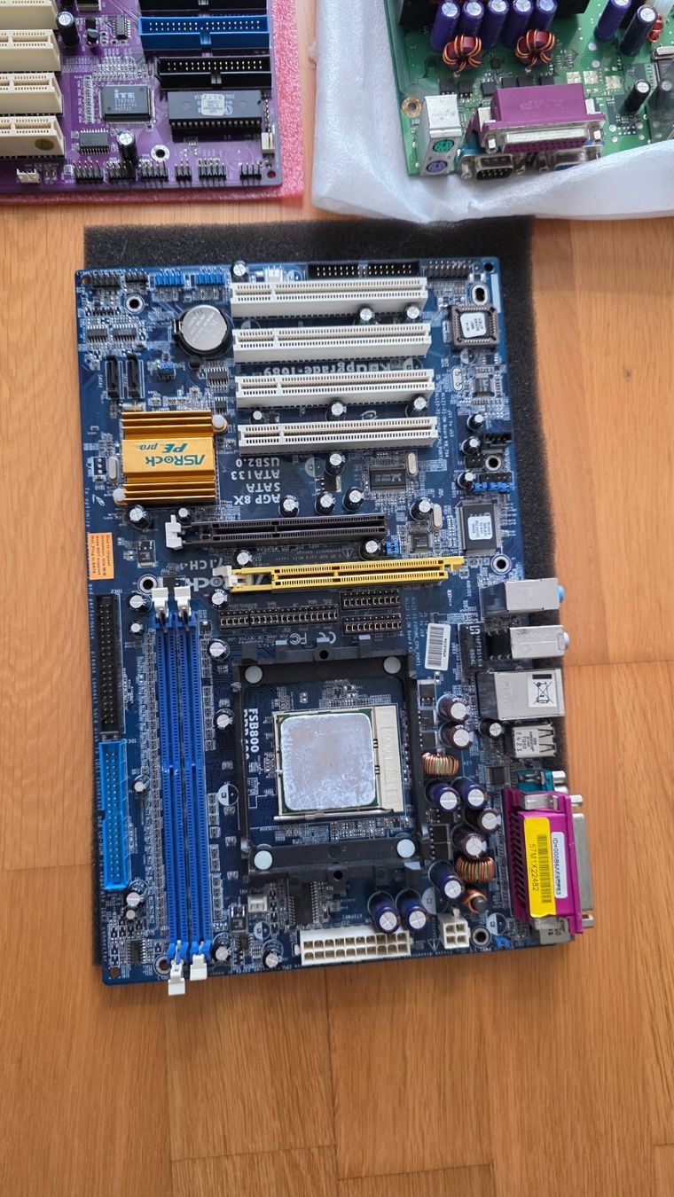 Cartes mère: Mainboards 3 Stück – Défectueux à Zürich par Lemon007 1