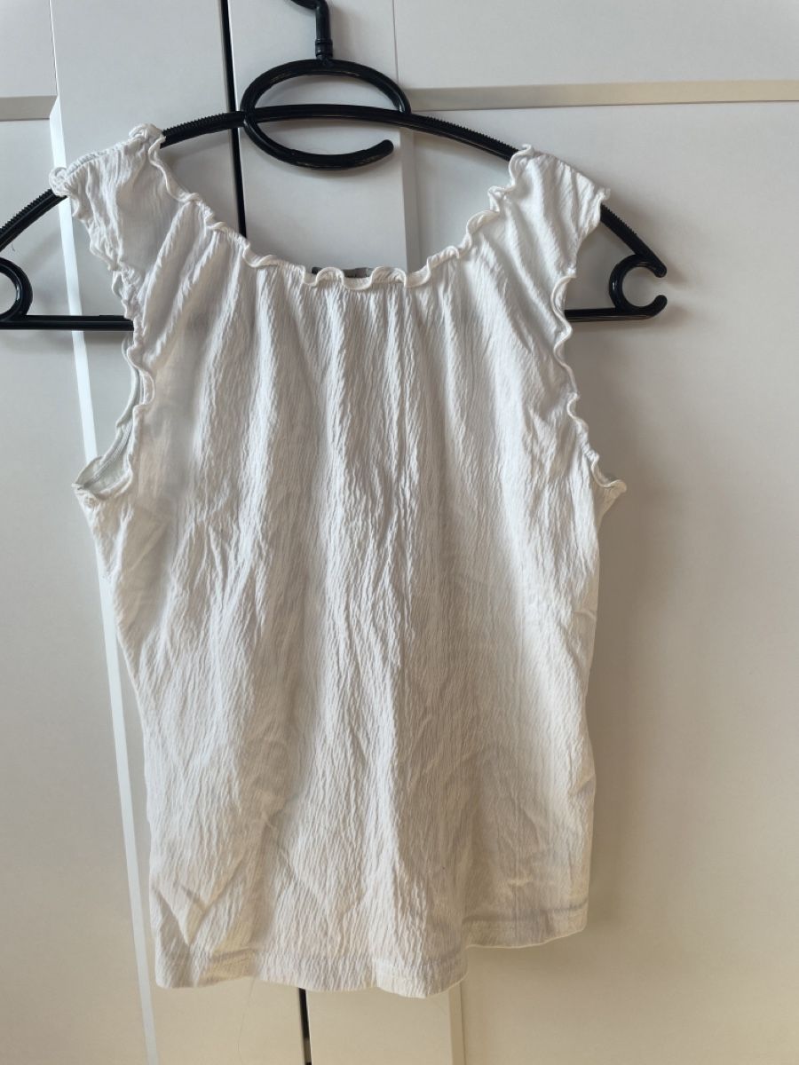 Brandy Melville Camicette: Brandy Melville Ruffle Top weiss – Usato da Salez venduto da jum_zx7w 1