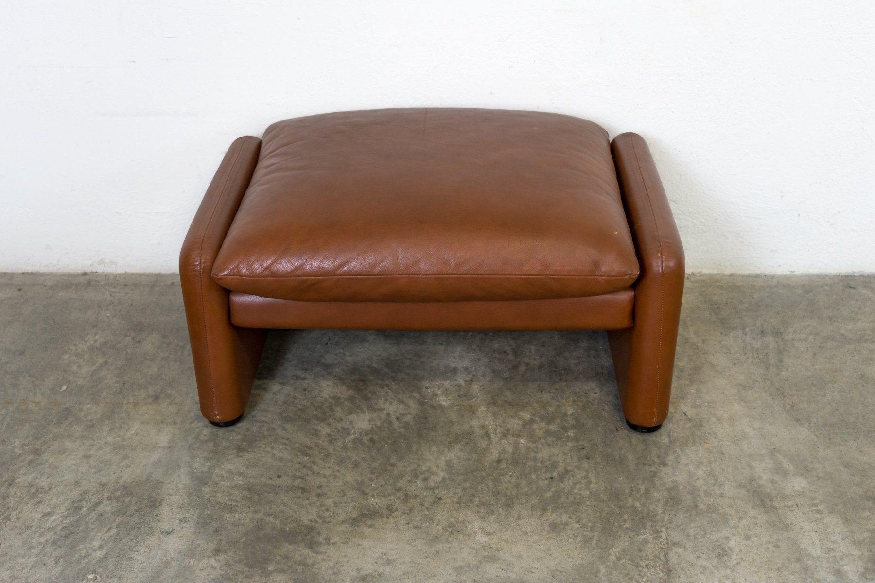 Hocker: Hocker Leder Vintage - Lieferung möglich – Gebraucht aus Schaffhausen von Studio-Ara 3