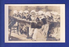ENFANT - Pendant la dictée en Bretagne // pli d'angle //