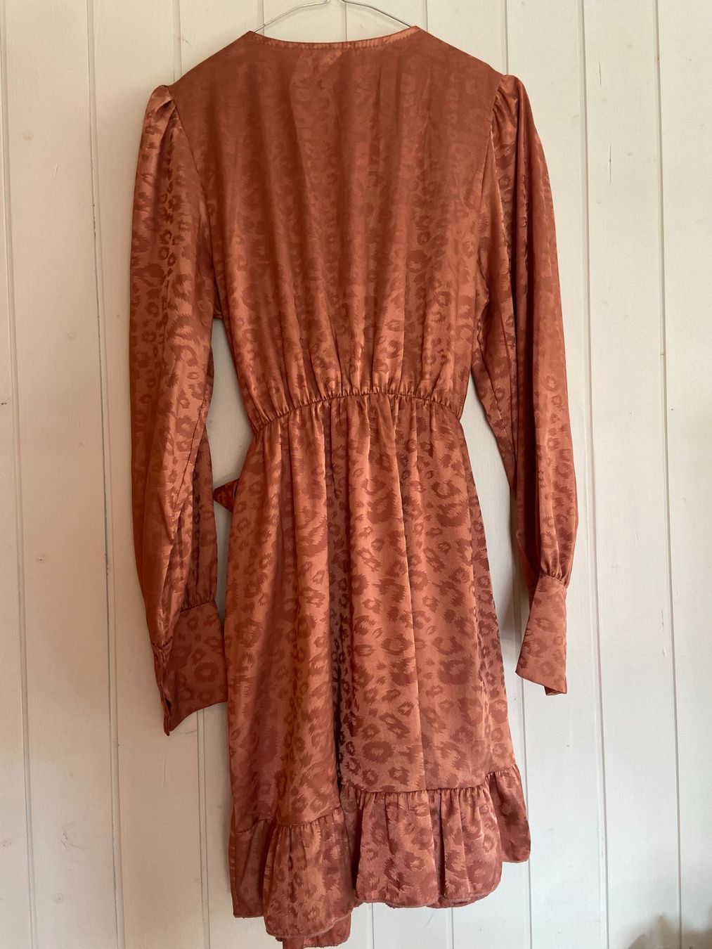 Vestiti: Kleid gr. 34/36 mit subtilen Leoprint – Usato da Jonen venduto da Lux.K. 1