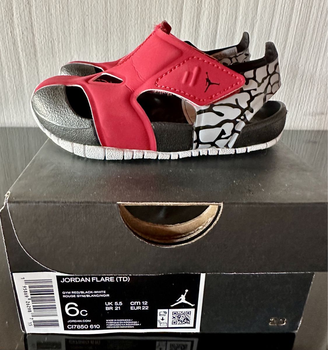 Jordan Scarpe per ragazzi: Baskets neuves Jordan pour bébé taille 22 – Nuovo e nell'imballaggio originale da Gimel venduto da Cindy2018 1