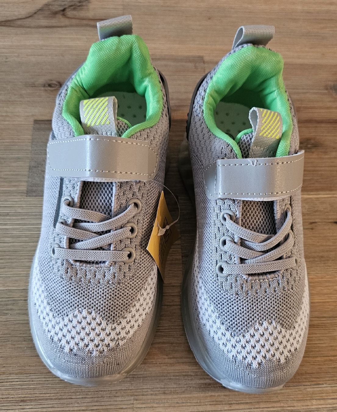 Schuhe für Jungen: Coole, neue Sommerschuhe Sneaker Grösse 32 – Neu und originalverpackt aus Basel von Sinibini86 1
