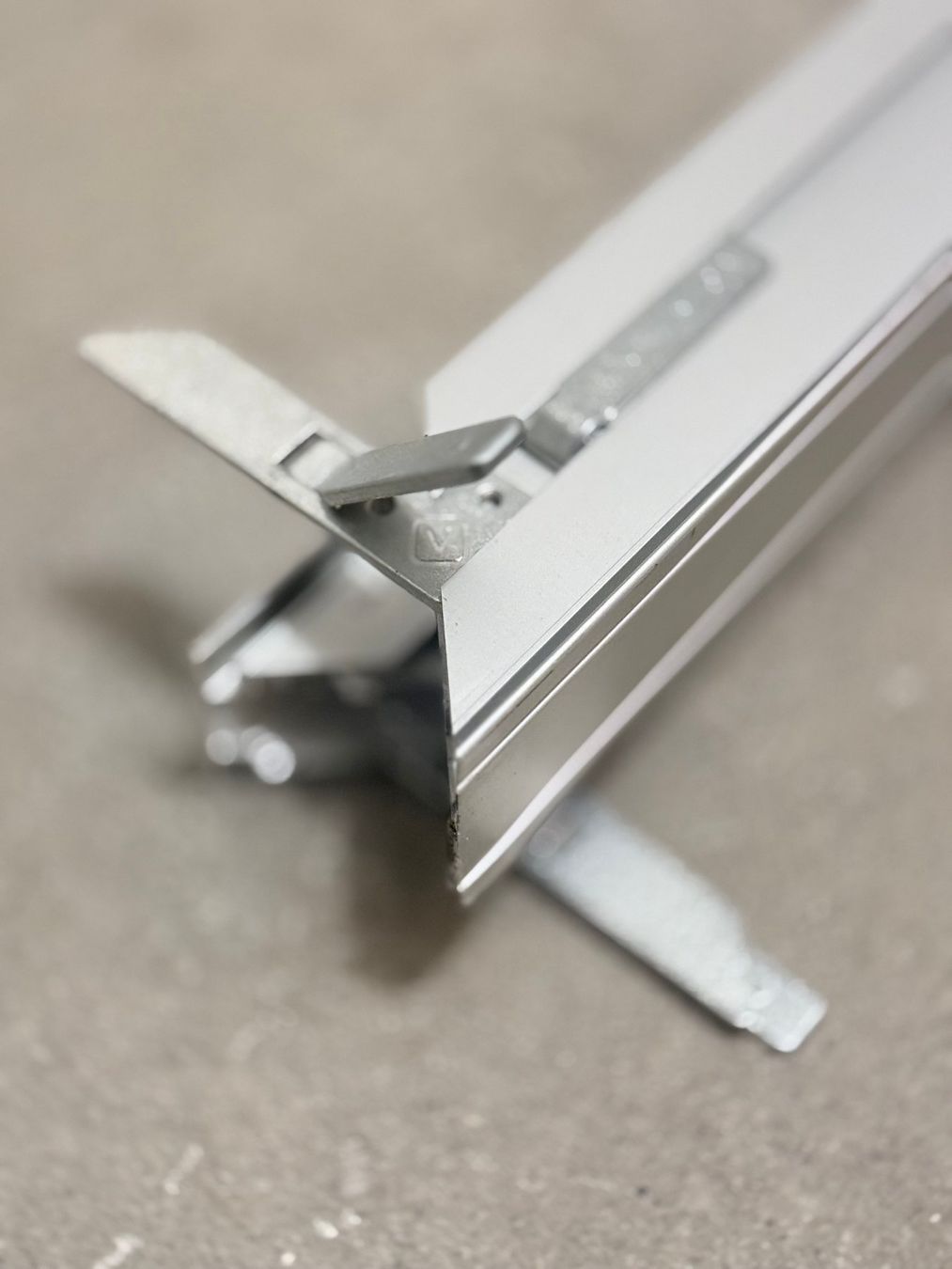 Profilati: Matrix Systems Aluminium-Textilrahmen / Messesystem – Usato da Zürich venduto da Hedwig-steig 5