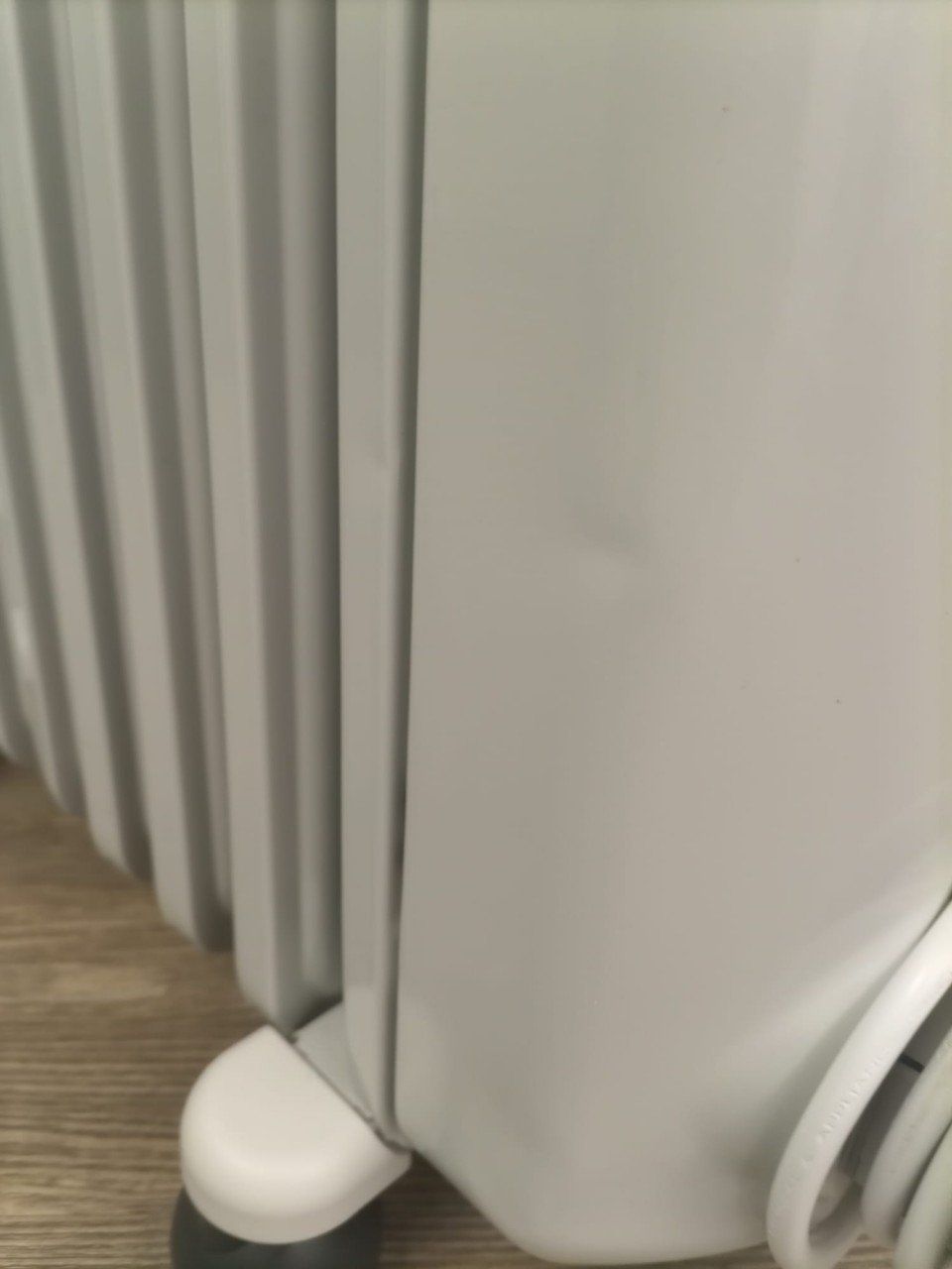 De'Longhi Radiatori: DeLonghi TRRS 0920 - Ölradiator, grau, 2000 W – Nuovo (secondo la descrizione) da Müstair venduto da VenovaAG 3
