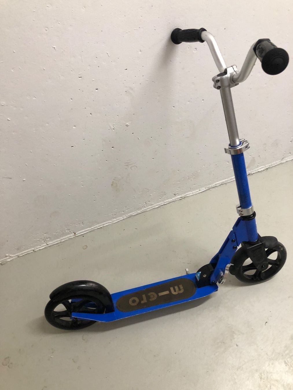 Micro Kickboard: Micro Kinderroller, Top Zustand, blau! – Usato da Frauenfeld venduto da ger_8xzk