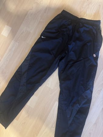 Nike Trainingshose Shox schwarz Grösse M guter Zustand