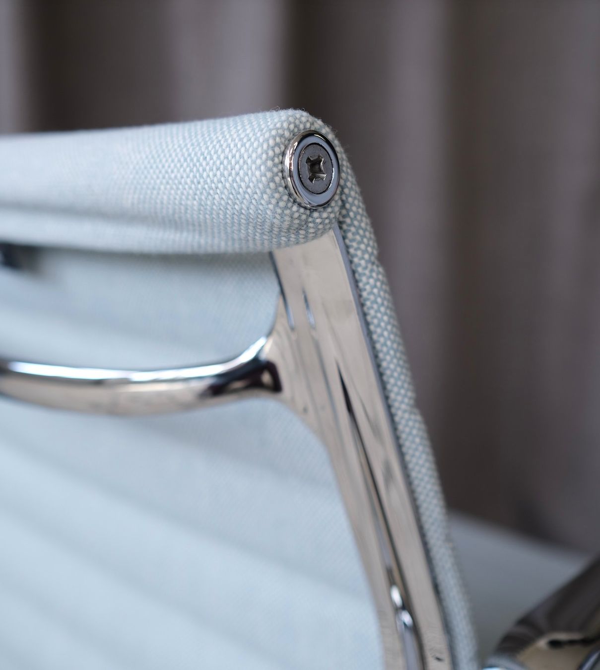 Vitra Sedie: Vitra EA 108 Aluminium chair Eames – Usato da Bern venduto da Zmodern_CON 9