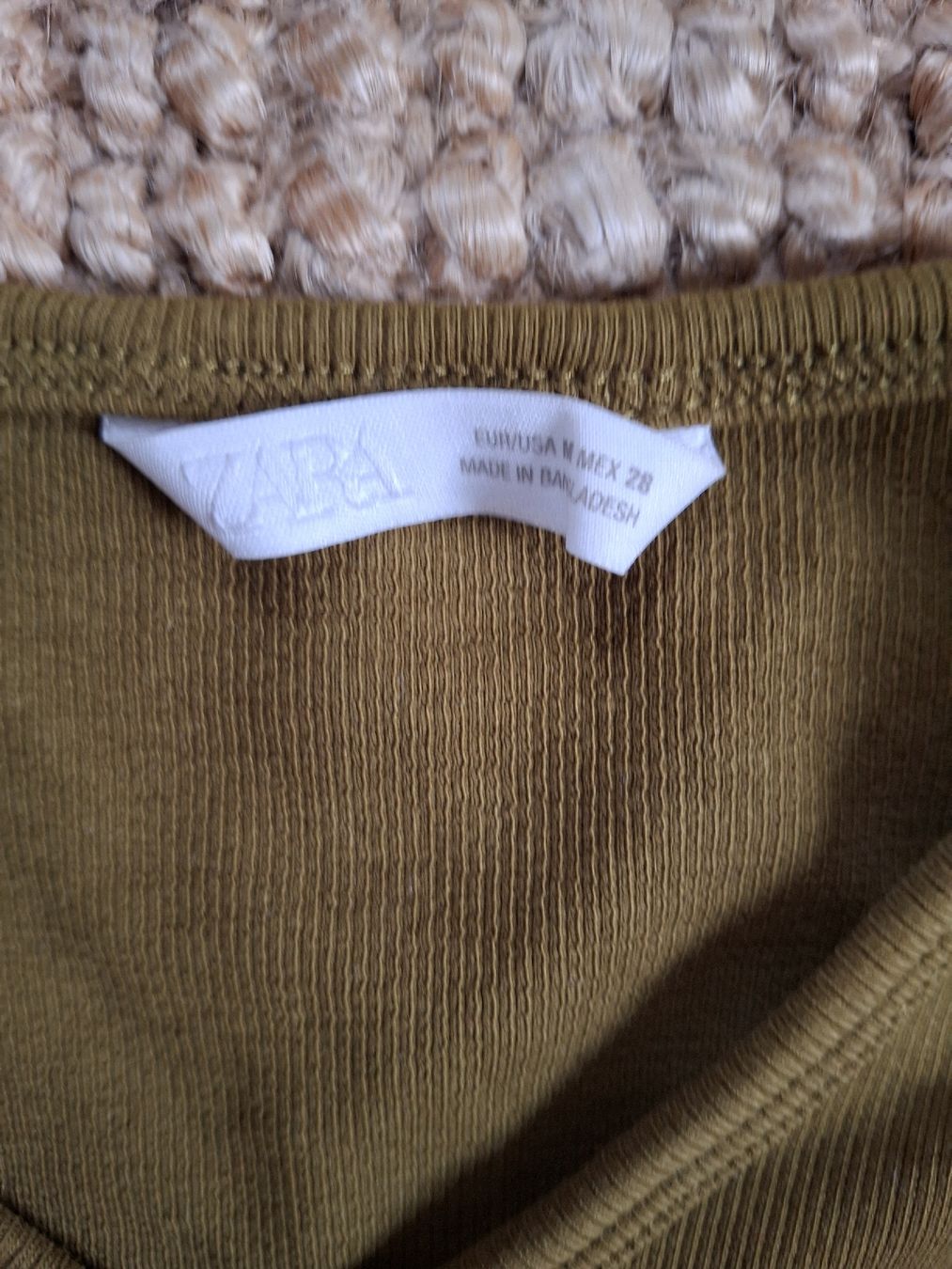 Zara Top: Top Zara M kaki – Usato da Lausanne venduto da Cognitia 1