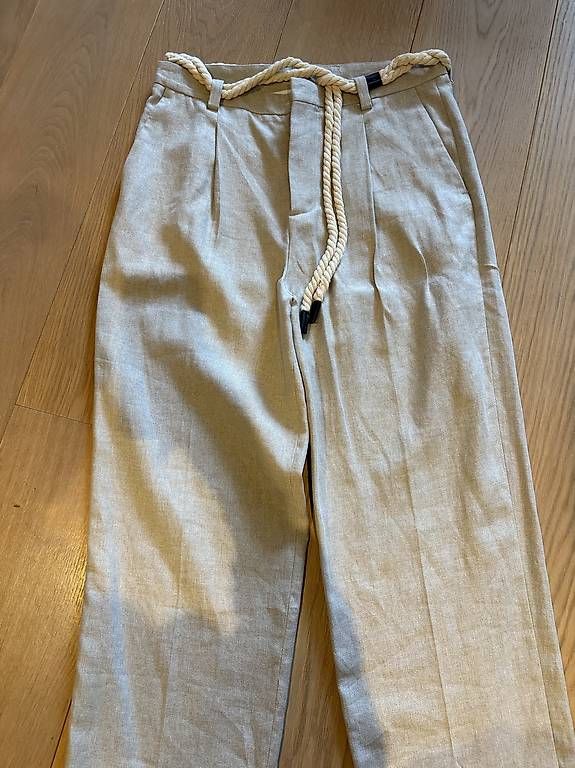Hosen: Zara - Pantalon oversized taille 42 – Gebraucht aus Geneve von tom_d7f8