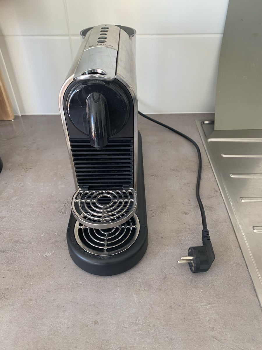 Nespresso Macchine per caffè & Macchine per espresso: Machine à café nespresso  – Usato da Genève venduto da rez_c6c6 2
