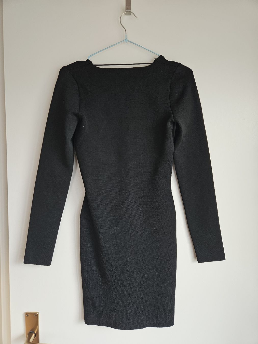 Bershka Vestiti: Etuikleid von Bershka, schwarz – Usato da Ebikon venduto da SecondChance_byM 2