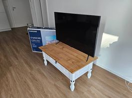 Smart TV Samsung 43" 4K UHD (TU8000) + Carton d'origine