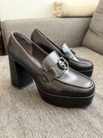 Escarpins, derby à talons