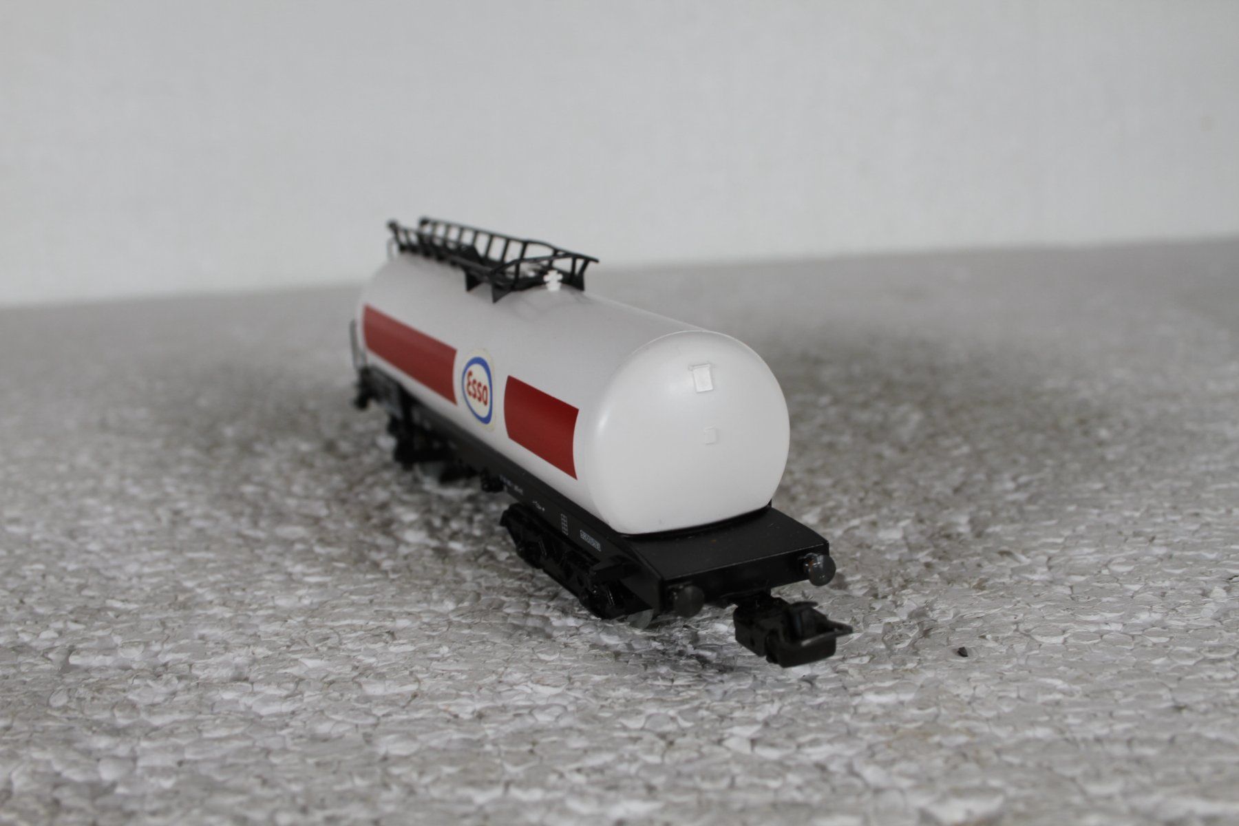 Märklin Modellini di ferrovie: Märklin 4650  DB Esso Kesselwagen – Usato da Triesen venduto da gleis8 3