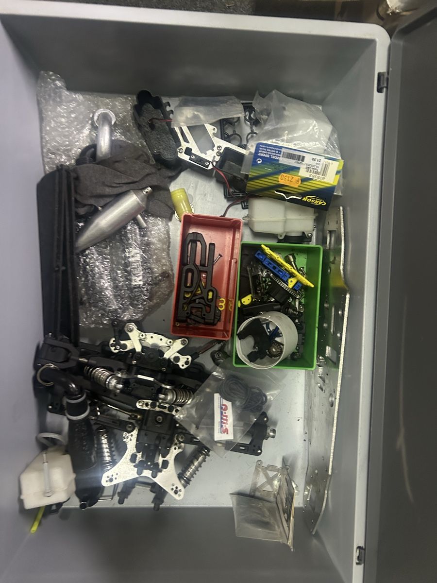 Kyosho Modellismo RC: Rc Benziner Nitro Auto Reely und Kyosho – Difettoso da Oberurnen venduto da Black_Jack_2.4 1