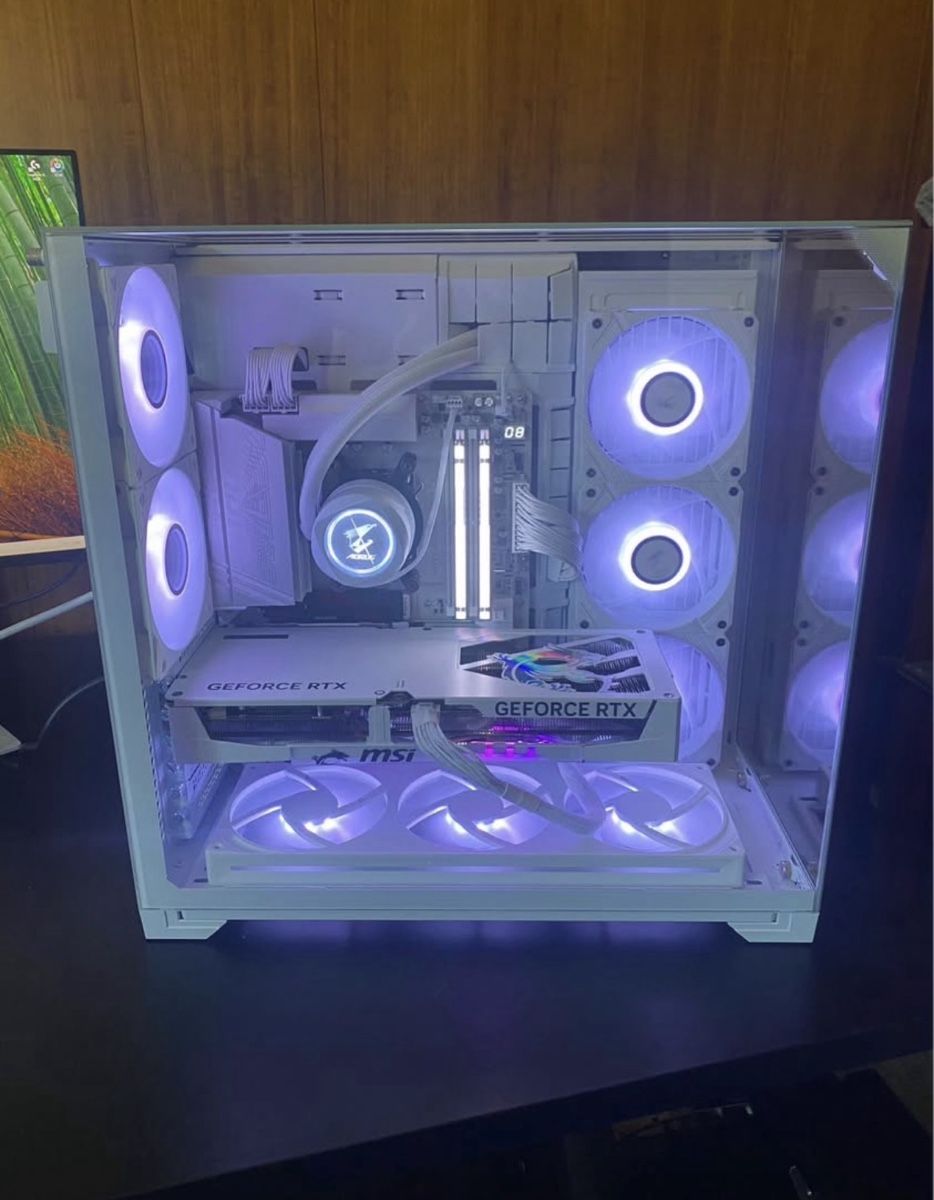 PC: Gaming PC full white 5070 TI – Nuovo (secondo la descrizione) da Wienacht-Tobel venduto da Jrity