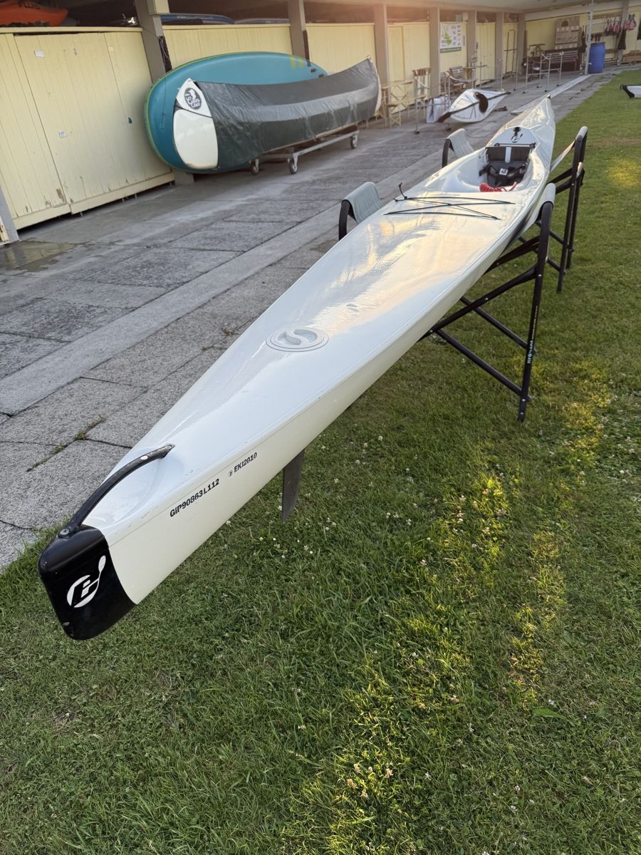 Boote: Surfski Epic V8 – Gebraucht aus Arbon von Troni 3