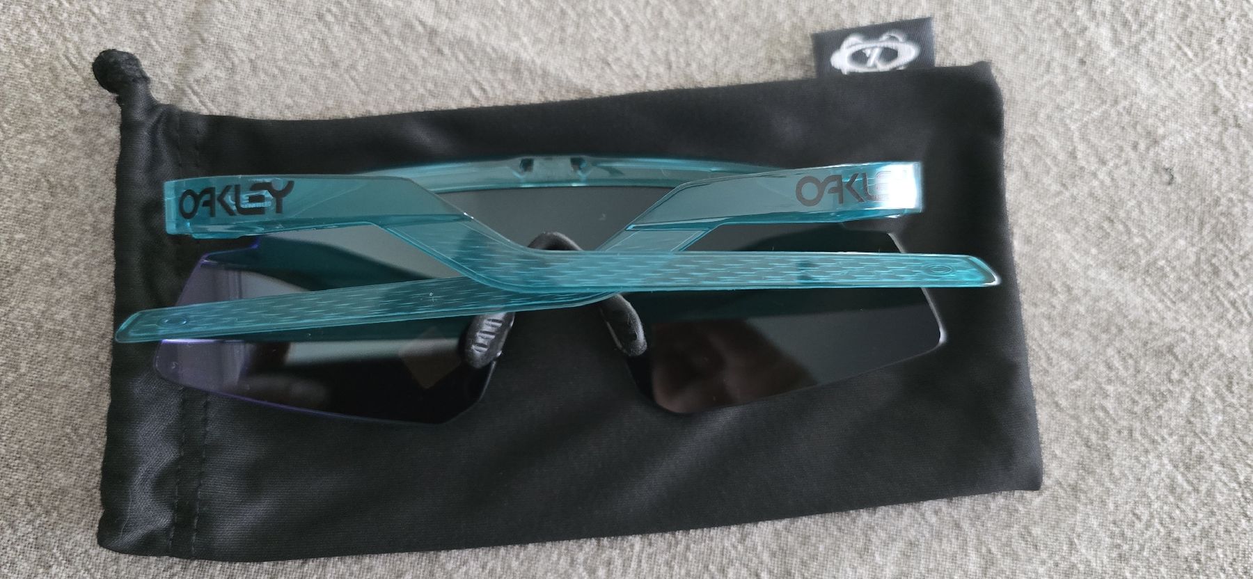 Oakley Occhiali & Lenti: Oakley Hydra – Nuovo (secondo la descrizione) da Möriken AG venduto da MedicineHat 4