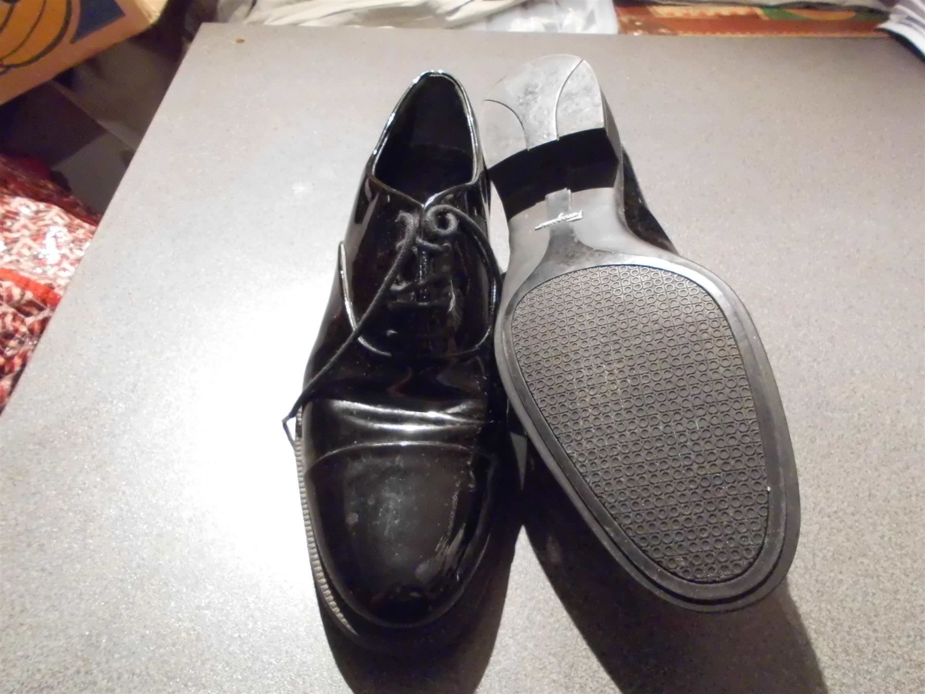 Salvatore Ferragamo Scarpe da donna: Halbschuh Grösse 7 1/2 Ferragamo, schwa – Usato da Zürich venduto da abraxas1291